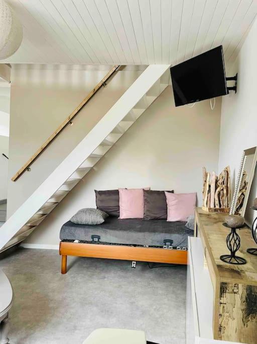 Agreable Maison De Village Avec Balcon Roiffieux 외부 사진
